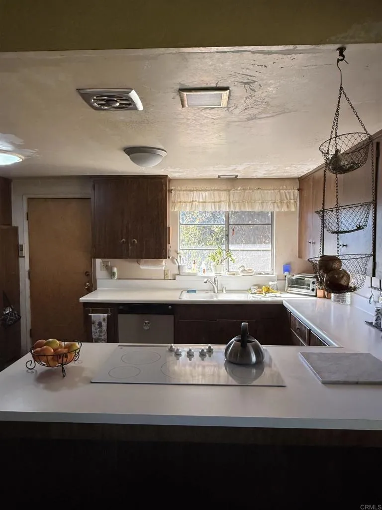 https://cdn.realtyfeed.com/cdn/127/307091822/d8ea8ee5ff47cfb721ed0d8fee775fc8.webp
