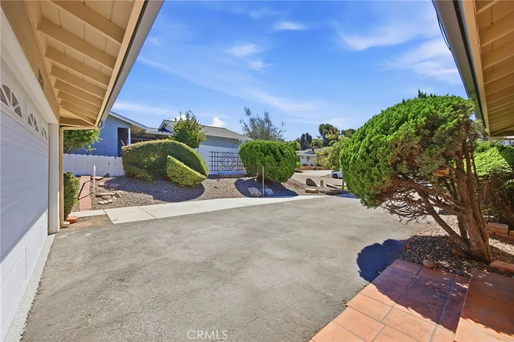 https://cdn.realtyfeed.com/cdn/127/307091977/3c3adbb1929ea1ee15756dccf7e69ae3.webp