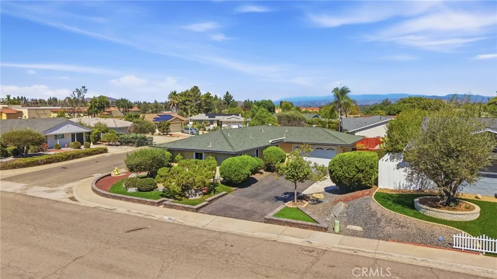 https://cdn.realtyfeed.com/cdn/127/307091977/dfb9624ac17cb0c7a4a4ecc0087f51ce.webp