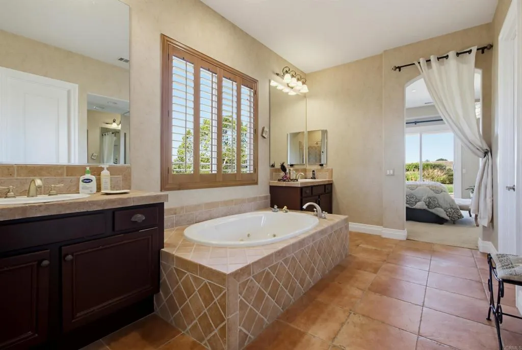 https://cdn.realtyfeed.com/cdn/127/307092097/74a02bb39c07da0de06ecae3db082e82.webp