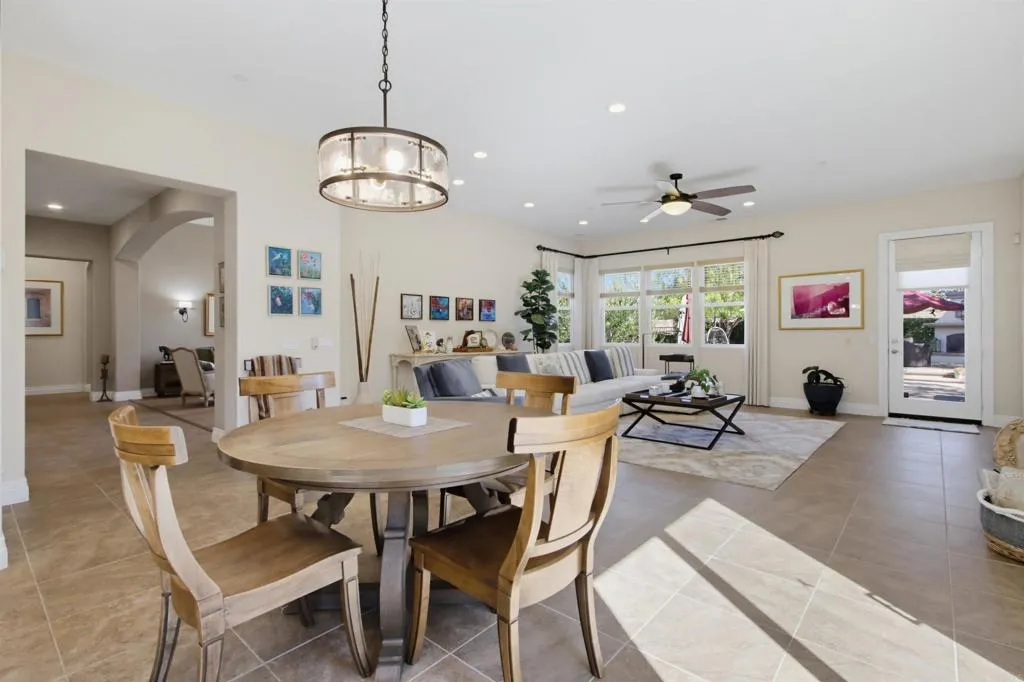 https://cdn.realtyfeed.com/cdn/127/307092097/ea10ffa87e8ece1d177d2f939999fa4b.webp