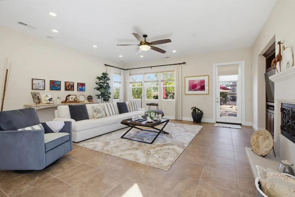 https://cdn.realtyfeed.com/cdn/127/307092097/ee7ff56cd30c21cd93166b7ec74ac42e.webp