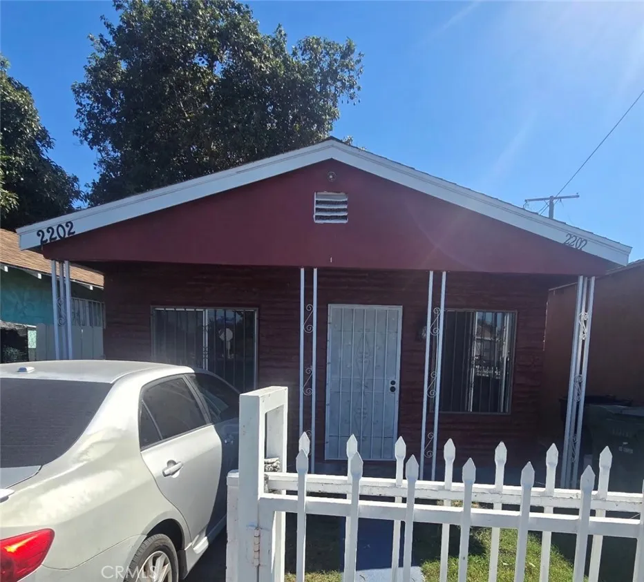 2202 E Stockwell