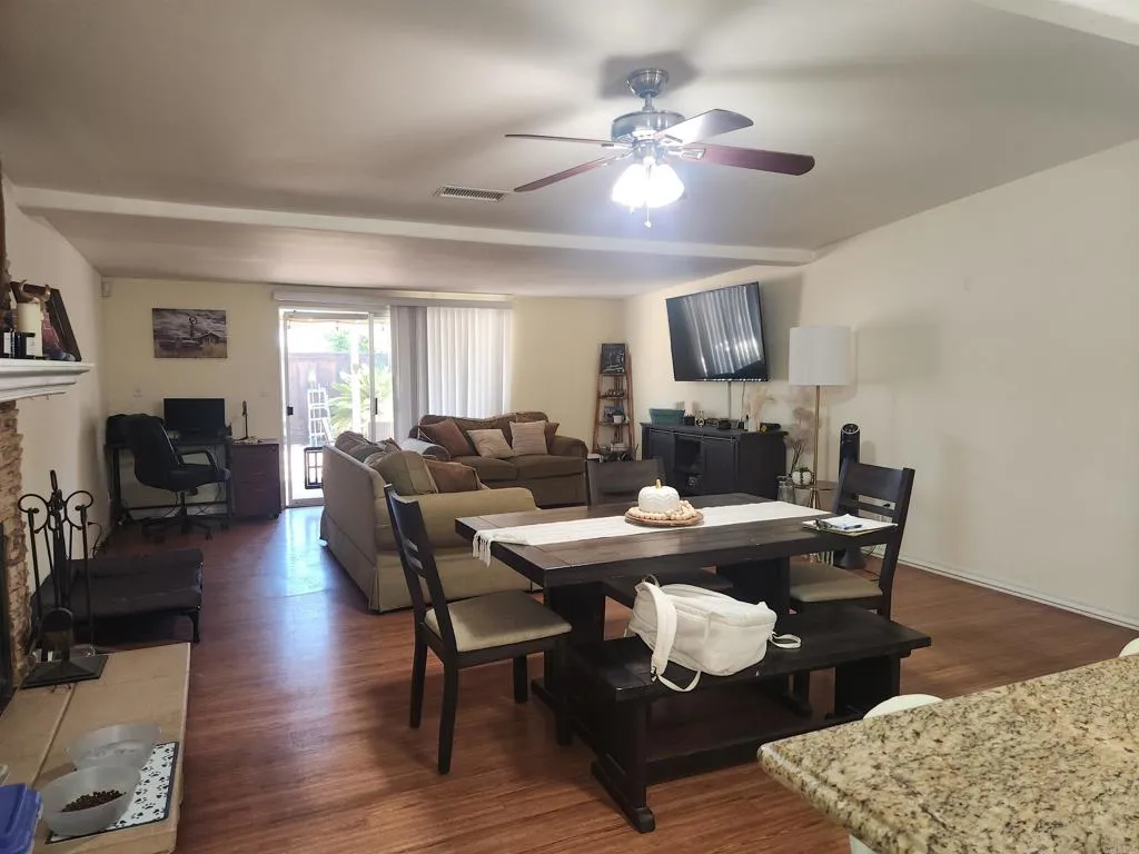 https://cdn.realtyfeed.com/cdn/127/307092218/4fcfb61512bf7d298d5b87dfdeb84818.webp