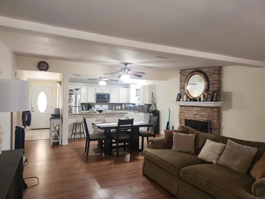 https://cdn.realtyfeed.com/cdn/127/307092218/bed10d39d963f0647b6fdd15e6f8818a.webp