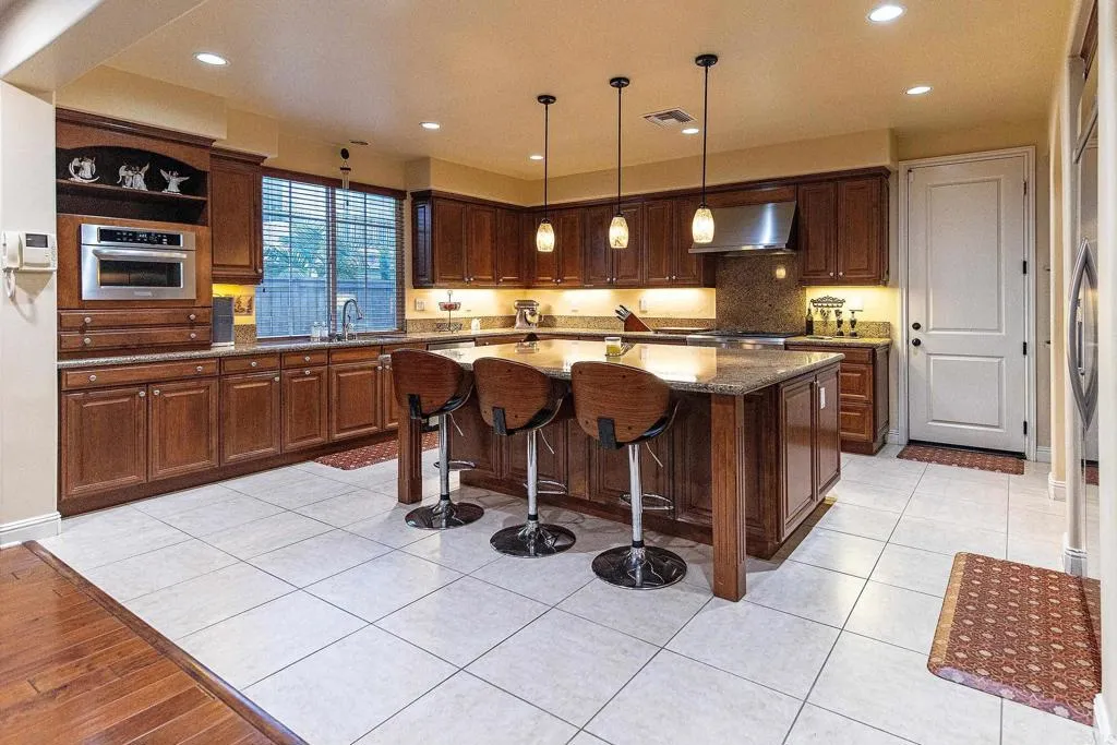 https://cdn.realtyfeed.com/cdn/127/307092265/522d368319a77491998b1fcf29084132.webp