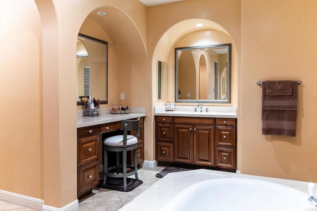 https://cdn.realtyfeed.com/cdn/127/307092265/77dadcaf14fe7802ca7e4903a4610e98.webp