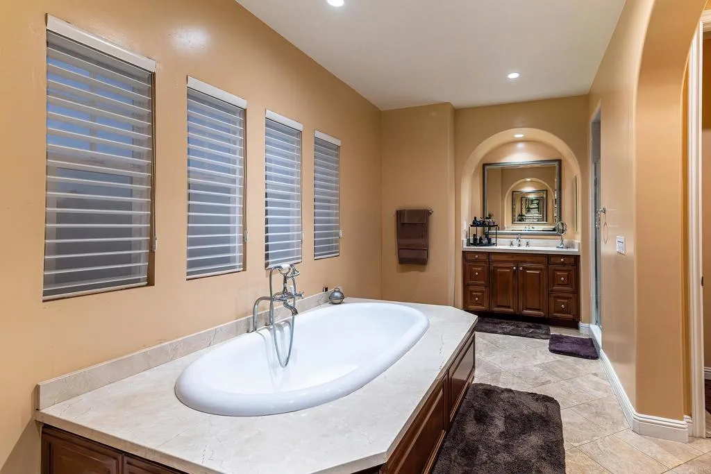 https://cdn.realtyfeed.com/cdn/127/307092265/f732470c6cb72d0189b0887f6dbed493.webp