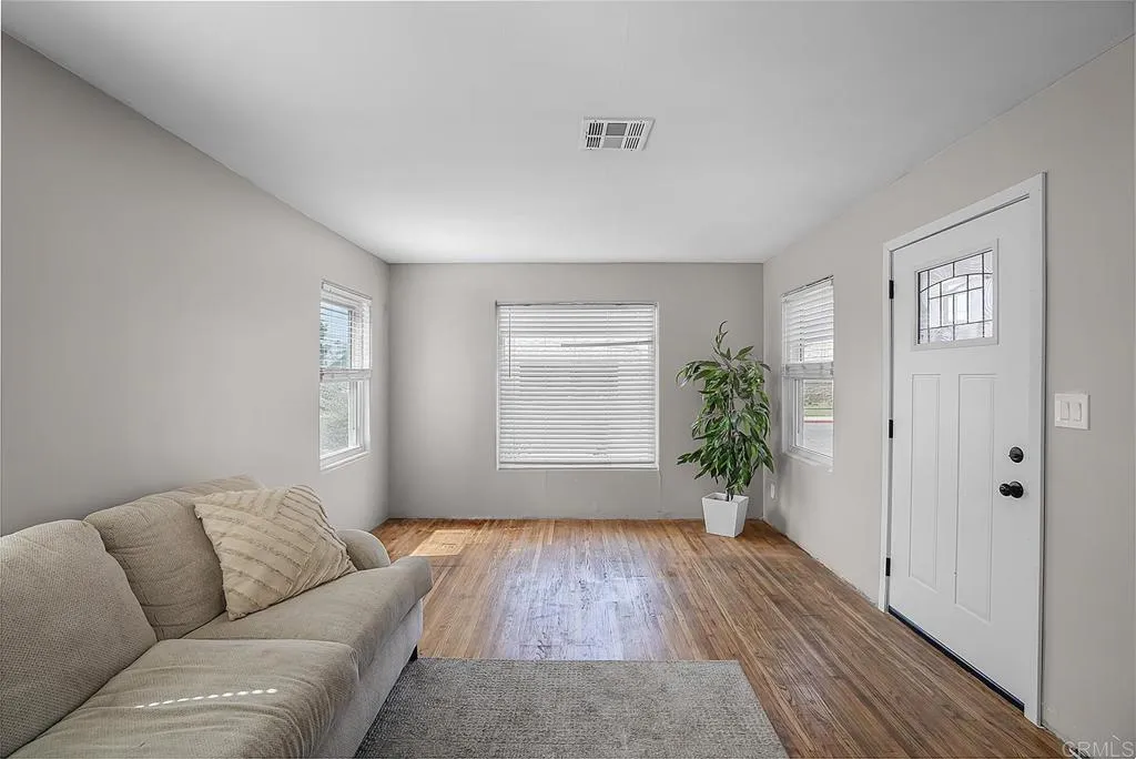 https://cdn.realtyfeed.com/cdn/127/307092287/ea57b232e675fdf85afc1f40a34bbfe8.webp