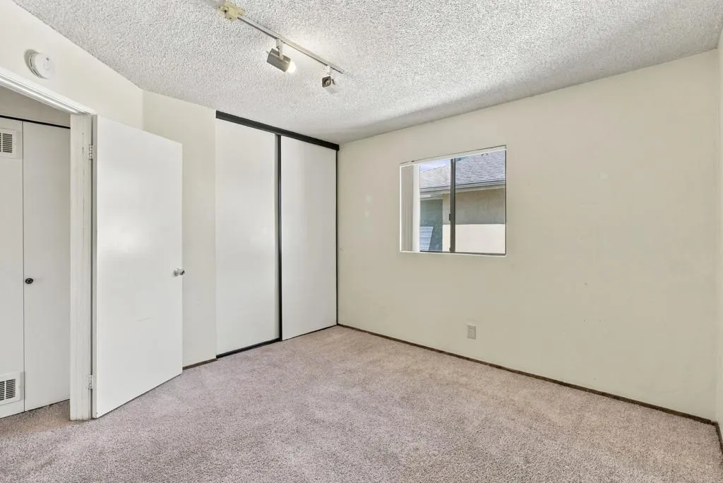 https://cdn.realtyfeed.com/cdn/127/307092363/899f4c4da3f3cbe759ab077fb7a1d53e.webp