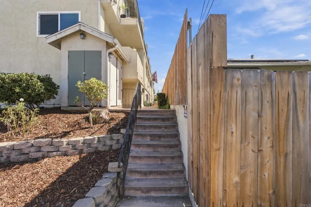 https://cdn.realtyfeed.com/cdn/127/307092363/e6874352ad744705d51c0ef5f0f82924.webp