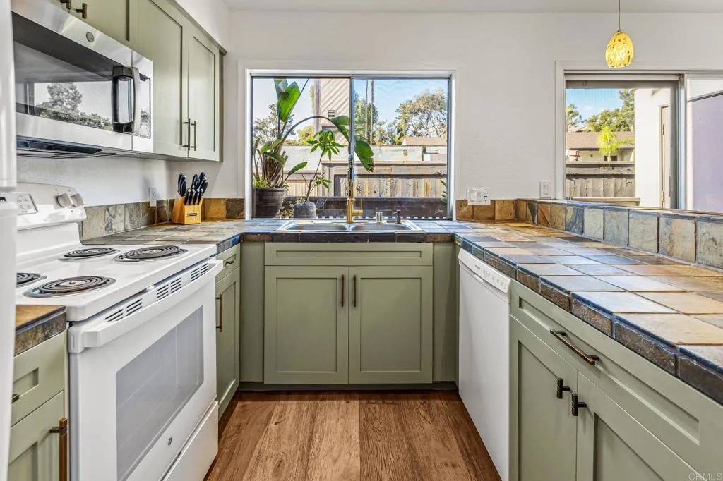 https://cdn.realtyfeed.com/cdn/127/307092449/35948e281468cabf2073848920392124.webp