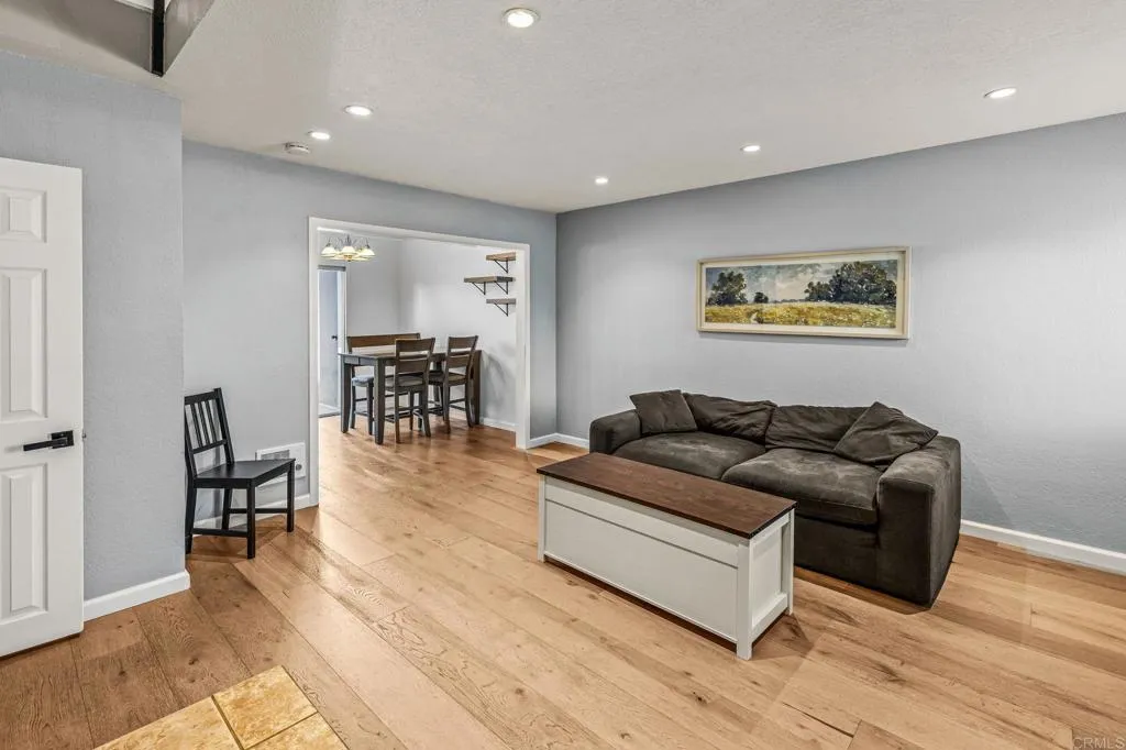 https://cdn.realtyfeed.com/cdn/127/307092449/99bb2176db054410577778bc9b1ebd40.webp