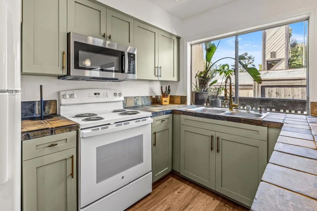 https://cdn.realtyfeed.com/cdn/127/307092449/d8625d5707d099077f3623105f1782af.webp