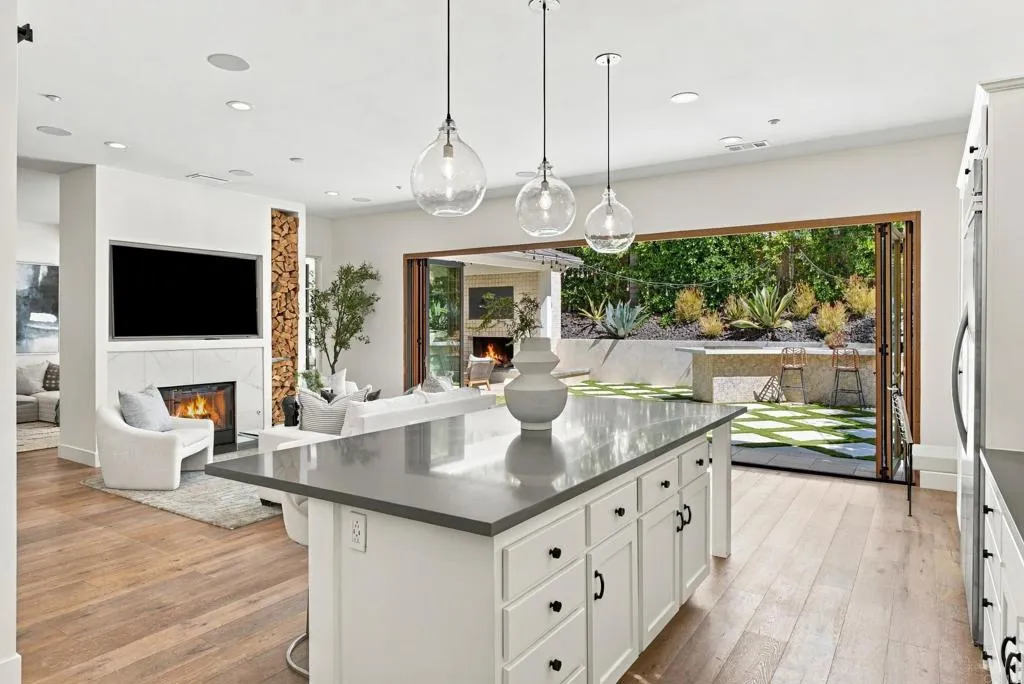 https://cdn.realtyfeed.com/cdn/127/307092632/dfb6f6bc79c7f2741d2a78dee2f63cd9.webp