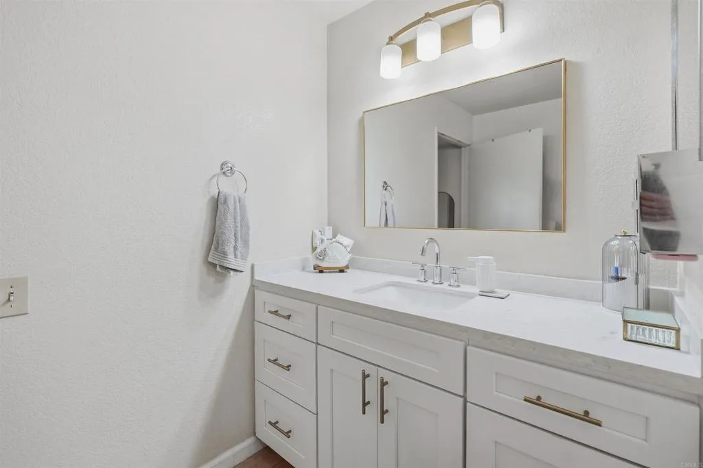https://cdn.realtyfeed.com/cdn/127/307092705/195f6684c81bb1afd591be0cf74145ce.webp