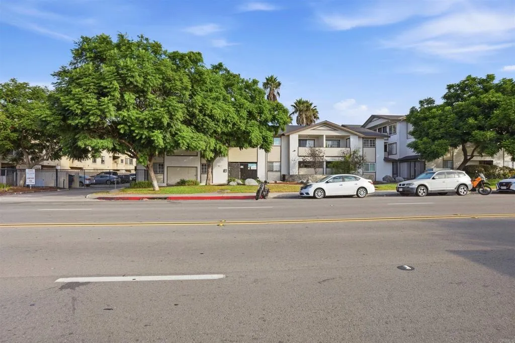 https://cdn.realtyfeed.com/cdn/127/307092705/735cf9e99f03cf1dd252a9b1d669bfca.webp