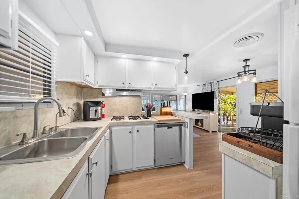 https://cdn.realtyfeed.com/cdn/127/307092733/005b677ab49affba03e531243595e0a8.webp