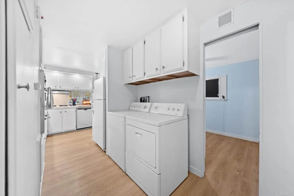 https://cdn.realtyfeed.com/cdn/127/307092733/ece46af506f0466cd1954604a4da41e0.webp