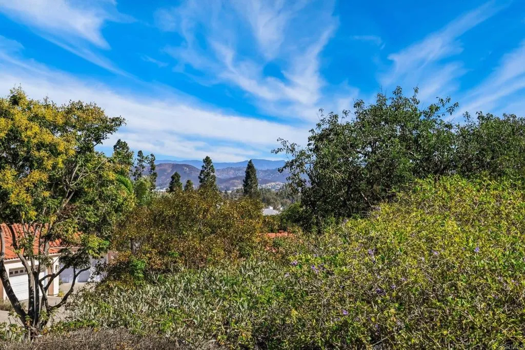 https://cdn.realtyfeed.com/cdn/127/307092799/449ea50ceb4ba74760d497950b443f9c.webp