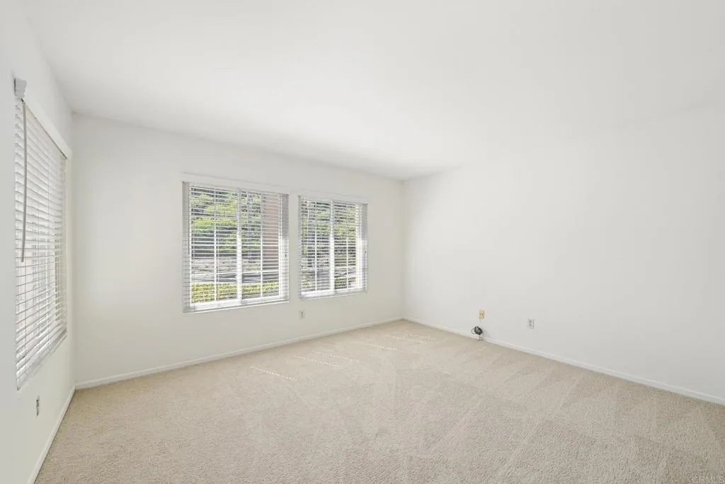 https://cdn.realtyfeed.com/cdn/127/307092799/999bee3a112f65b461b76a4a2daa58dc.webp