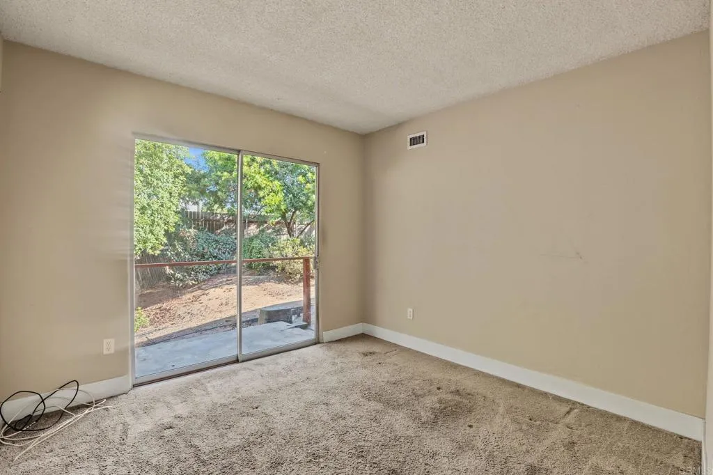 https://cdn.realtyfeed.com/cdn/127/307092881/32e3cd2854c963bd8566d7c597c7271d.webp