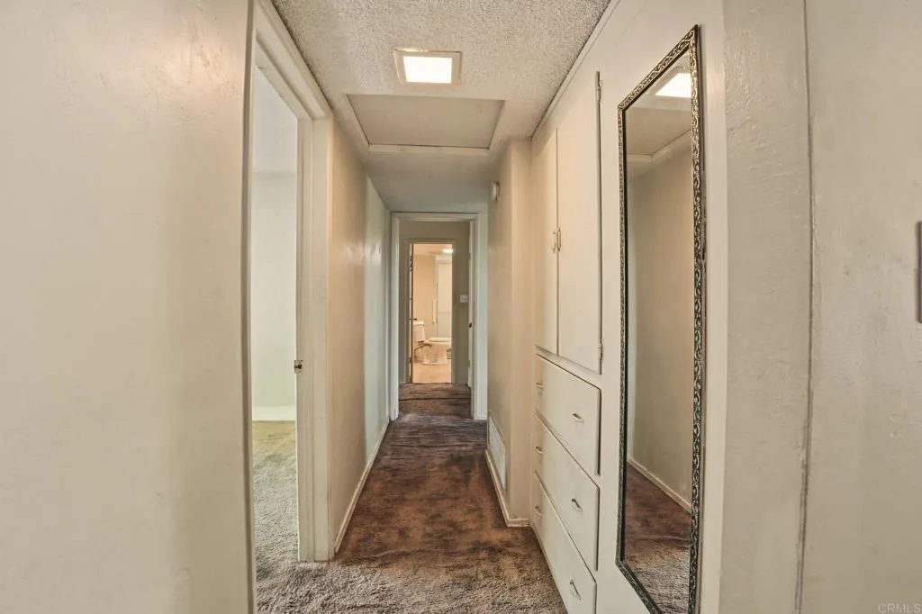 https://cdn.realtyfeed.com/cdn/127/307092881/a6427dcab4faa14a05f1d26a91dfb4de.webp