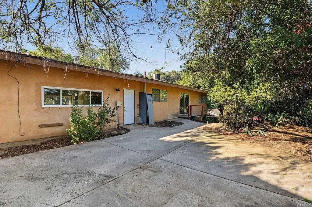 https://cdn.realtyfeed.com/cdn/127/307092881/f27e95515e1c079b876b3f96a7a63058.webp