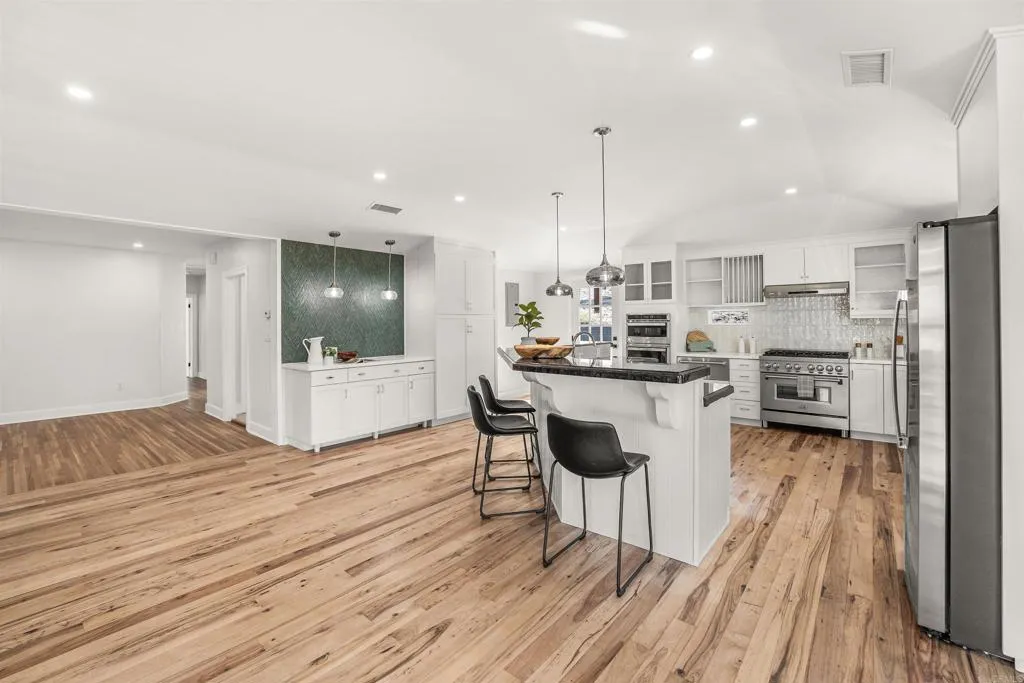 https://cdn.realtyfeed.com/cdn/127/307093010/260ba62c9745017605d170d85e1a6f7c.webp
