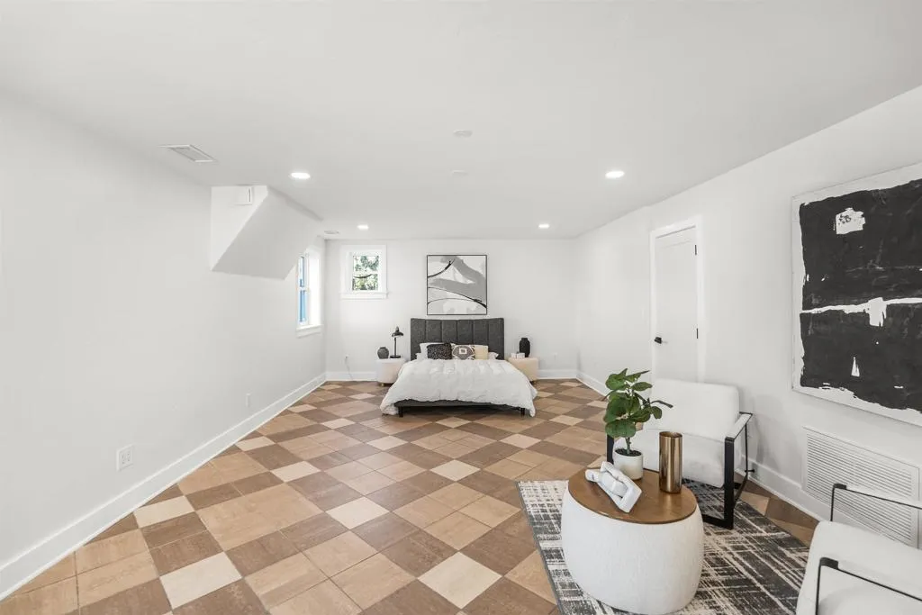 https://cdn.realtyfeed.com/cdn/127/307093010/2d17b572ba3d302d4873a4b7a00d51de.webp