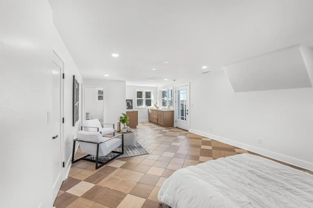 https://cdn.realtyfeed.com/cdn/127/307093010/5d2d2e7f7e0989cea56d31e7b8ccf77c.webp