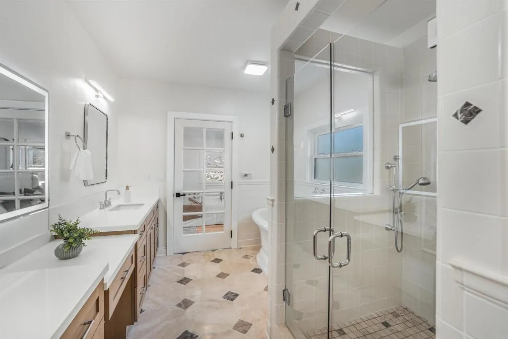 https://cdn.realtyfeed.com/cdn/127/307093010/652d0a4f39f83f694b4881b5dd977fc2.webp