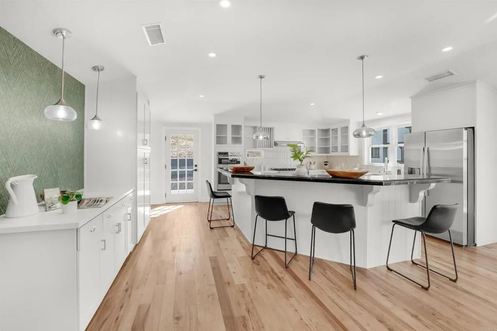 https://cdn.realtyfeed.com/cdn/127/307093010/74dd1ac582b5b76210e9f1509aa6999f.webp