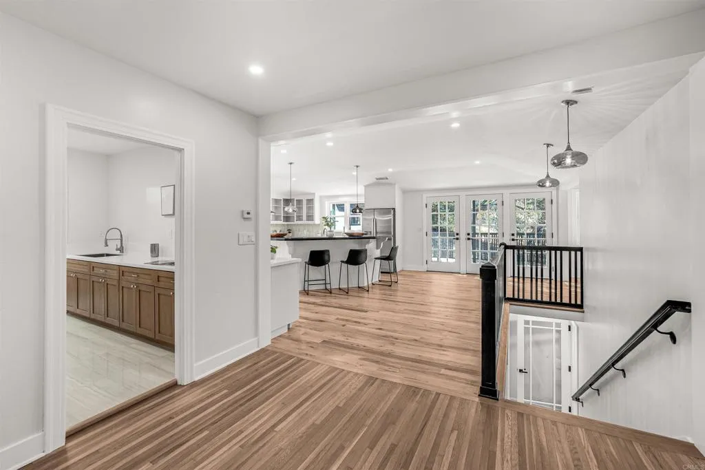 https://cdn.realtyfeed.com/cdn/127/307093010/801099cfa148d79a69945f41bb600d04.webp