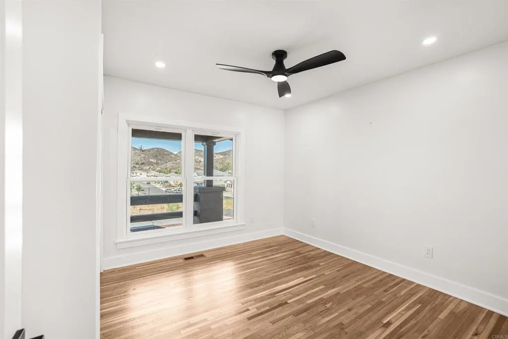https://cdn.realtyfeed.com/cdn/127/307093010/a46e2e2bb6f96b3244d5c86aed0c5d5f.webp