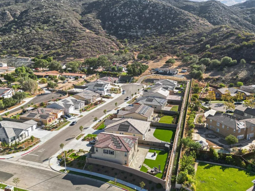 https://cdn.realtyfeed.com/cdn/127/307093010/e4c058374cc4368a4ee70a34ba73aebc.webp