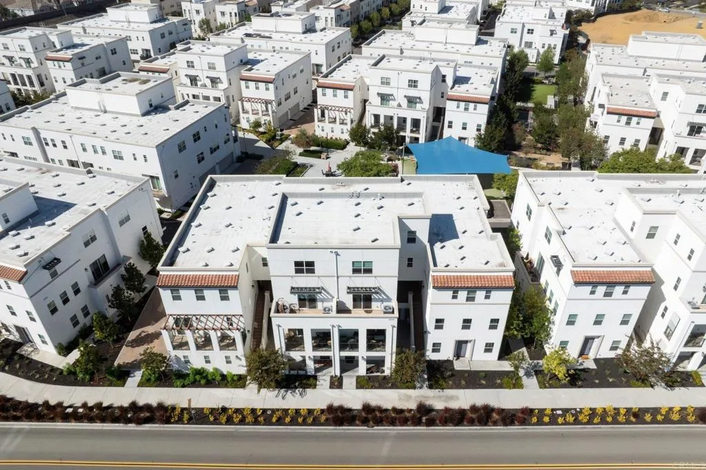 https://cdn.realtyfeed.com/cdn/127/307093035/063d24b62ace7f6491394938341fc250.webp