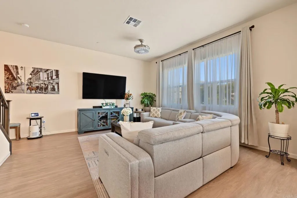 https://cdn.realtyfeed.com/cdn/127/307093035/36ba60f7d15eb36917bda5f3101c4267.webp