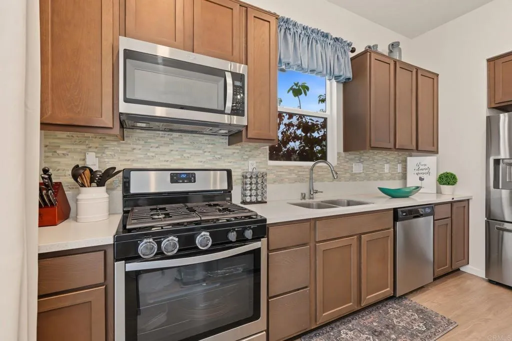 https://cdn.realtyfeed.com/cdn/127/307093035/eee1b0b0f7464f37a4f6065de888cee4.webp