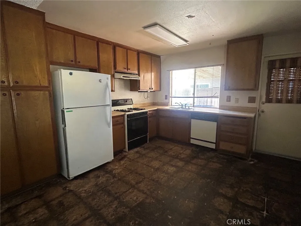 https://cdn.realtyfeed.com/cdn/127/307093072/a8bccb4c04a2bcac8d833bb9dbdcaeee.webp