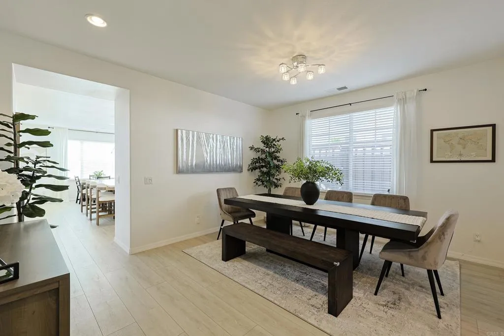 https://cdn.realtyfeed.com/cdn/127/307093136/1a167d7bc753414ca97a2764992bd830.webp