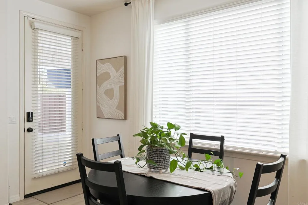 https://cdn.realtyfeed.com/cdn/127/307093136/8bc4e621f560d781a8c954386f782f2b.webp