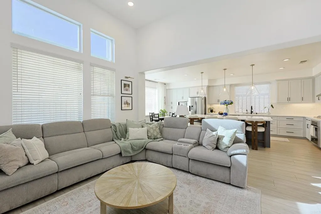 https://cdn.realtyfeed.com/cdn/127/307093136/c11b8ca3fea63252b5936172640fcc8b.webp