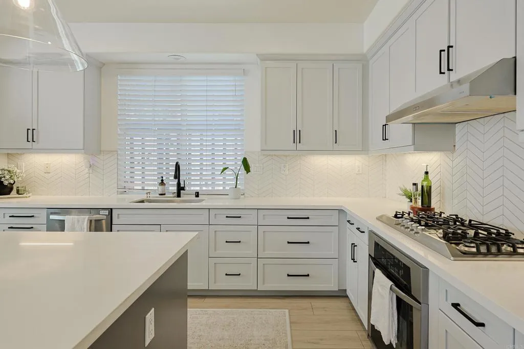 https://cdn.realtyfeed.com/cdn/127/307093136/c74b260c1b8830002ffbd9d7bfe3ef3f.webp