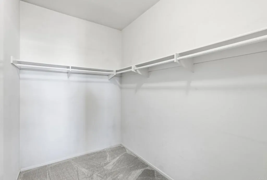 https://cdn.realtyfeed.com/cdn/127/307093289/015df9a1ab8d8102a18e40610a704716.webp
