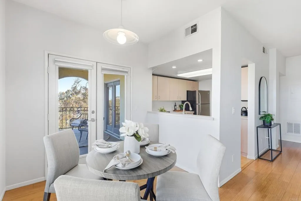 https://cdn.realtyfeed.com/cdn/127/307093289/15b0a806f1934d029160de3018940ce2.webp