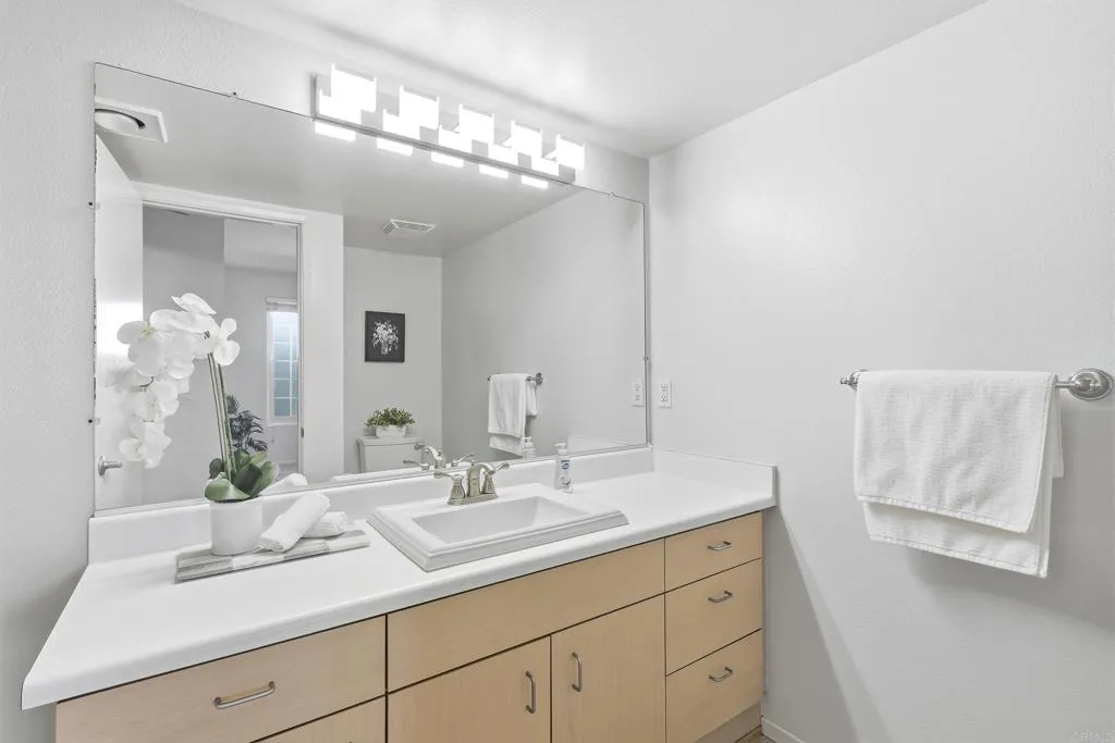 https://cdn.realtyfeed.com/cdn/127/307093289/8c0cc3519ed3720e4d612dd26af704e7.webp