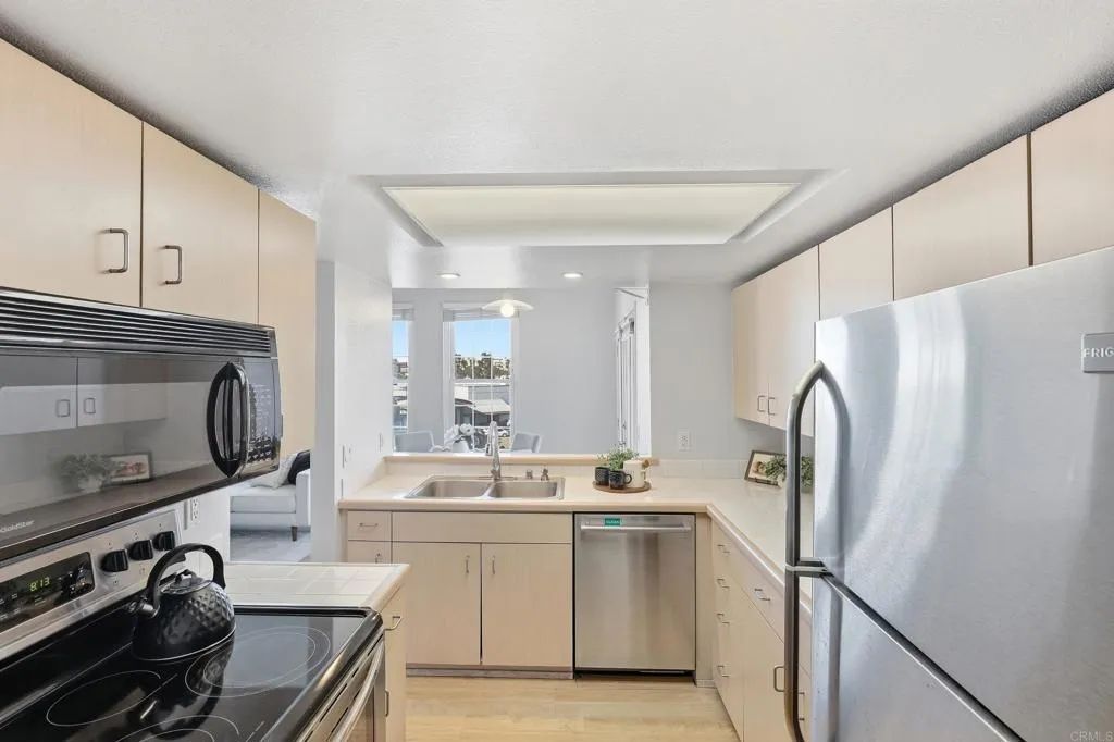 https://cdn.realtyfeed.com/cdn/127/307093289/a8fa67ac0ca4f024cbc67c4ba1cdda1e.webp