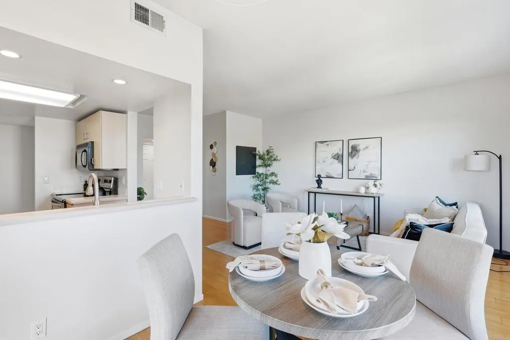 https://cdn.realtyfeed.com/cdn/127/307093289/b7d60b73b16512c49813af572fb3b204.webp