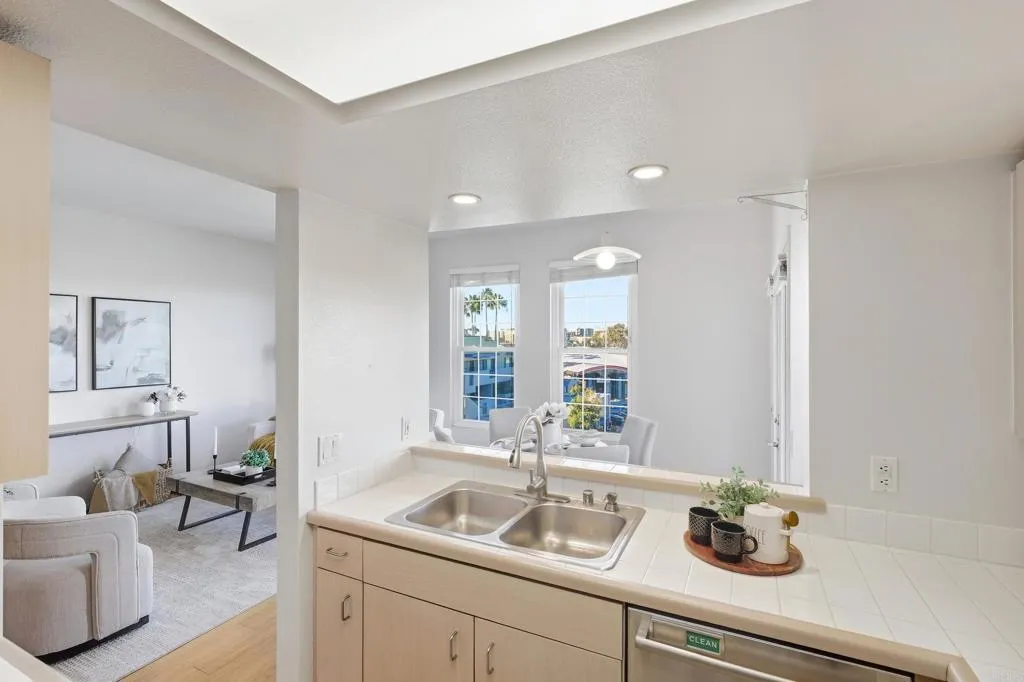 https://cdn.realtyfeed.com/cdn/127/307093289/b925671409c375b46a8255de6d025d28.webp